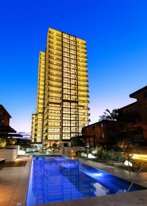 Boardwalk Burleigh Beach - Official - Lennox Head Accommodation 7