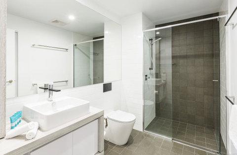 Boardwalk Burleigh Beach - Official - Lennox Head Accommodation 39