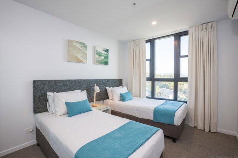 Boardwalk Burleigh Beach - Official - Lennox Head Accommodation 40