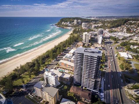 Boardwalk Burleigh Beach - Official - Lennox Head Accommodation 30