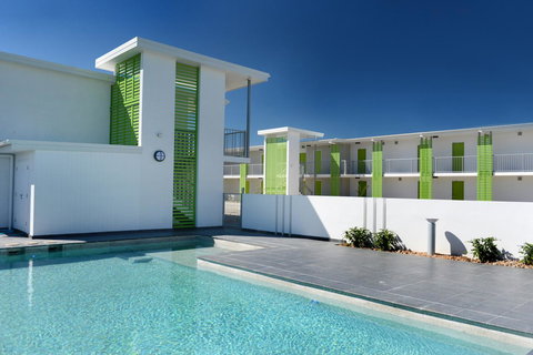 Mackay Oceanside Central Hotel Official - Lennox Head Accommodation 0