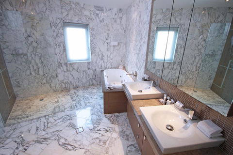 Oceans Mooloolaba - Lennox Head Accommodation 34