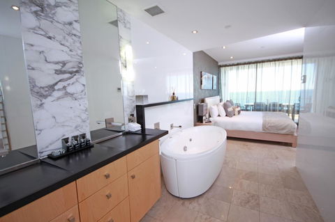 Oceans Mooloolaba - Lennox Head Accommodation 10