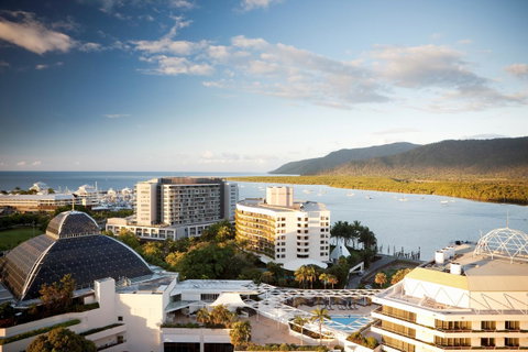 Pullman Cairns International - Lennox Head Accommodation 24