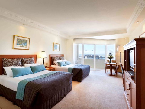 Pullman Cairns International - Lennox Head Accommodation 44