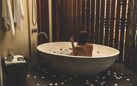 Pullman Cairns International - Lennox Head Accommodation 11