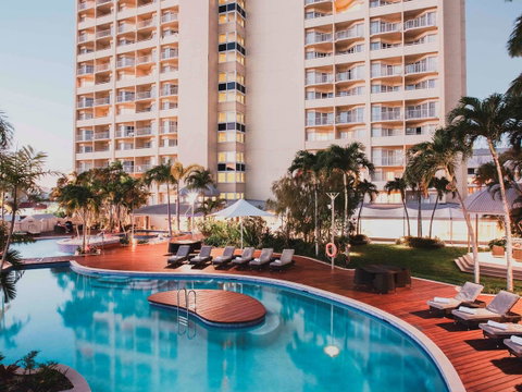 Pullman Cairns International - Lennox Head Accommodation 1
