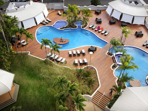 Pullman Cairns International - Lennox Head Accommodation 42