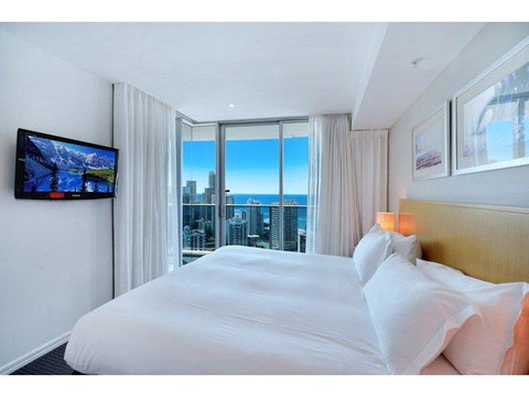 H Star Residences-- Paradise Stayz - Lennox Head Accommodation 9