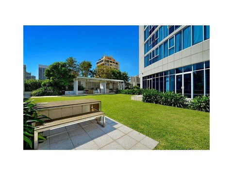 H Star Residences-- Paradise Stayz - Lennox Head Accommodation 7