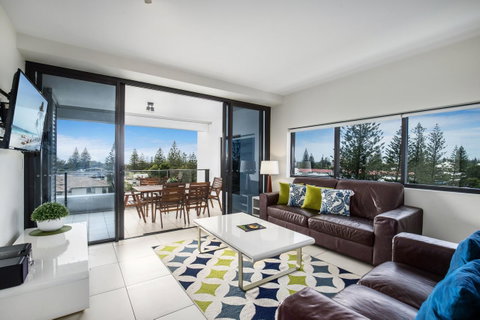 Ultra Broadbeach - Lennox Head Accommodation 11