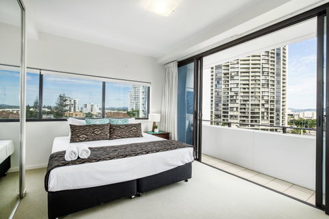 Ultra Broadbeach - Lennox Head Accommodation 7