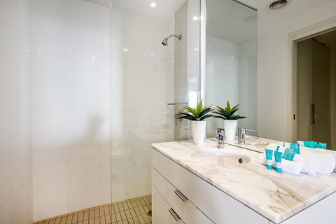 Ultra Broadbeach - Lennox Head Accommodation 29