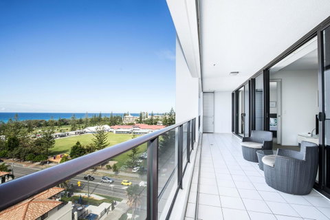 Ultra Broadbeach - Lennox Head Accommodation 41