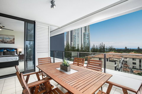 Ultra Broadbeach - Lennox Head Accommodation 6