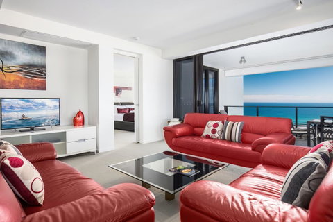 Ultra Broadbeach - Lennox Head Accommodation 17