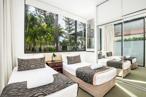 Ultra Broadbeach - Lennox Head Accommodation 21