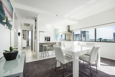 Ultra Broadbeach - Lennox Head Accommodation 30