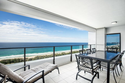 Ultra Broadbeach - Lennox Head Accommodation 15