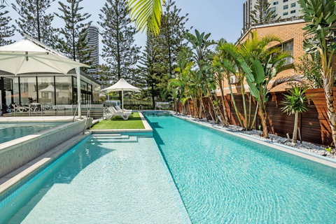 Ultra Broadbeach - Lennox Head Accommodation 3