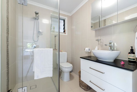 Private Guest Suite High On Currumbin Hill - Lennox Head Accommodation 12