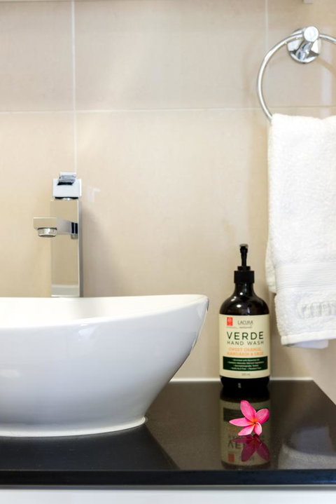 Private Guest Suite High On Currumbin Hill - Lennox Head Accommodation 13