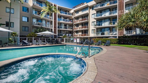 Swell Resort Burleigh Heads - Lennox Head Accommodation 1