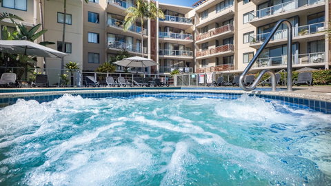 Swell Resort Burleigh Heads - Lennox Head Accommodation 12