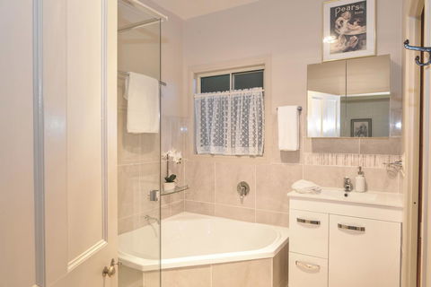 The Guesthouse Maleny - Lennox Head Accommodation 10