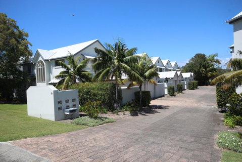Waters Edge - Lennox Head Accommodation 0
