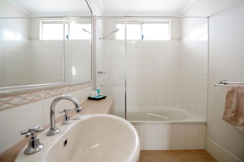 Wavecrest Village & Tourist Park - Lennox Head Accommodation 3