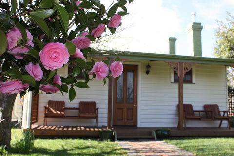 Westbury Gingerbread Cottages - Lennox Head Accommodation 0