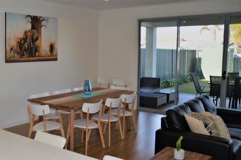 Western Breeze - Lennox Head Accommodation 2