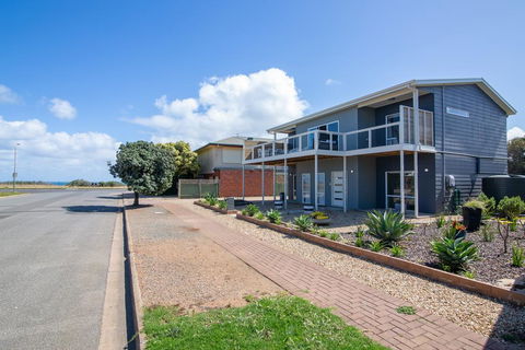Xanadu - Aldinga Beach - Lennox Head Accommodation 1