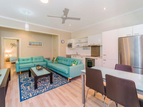 Yamba Daze - Sunset - Pet Friendly - Lennox Head Accommodation 1