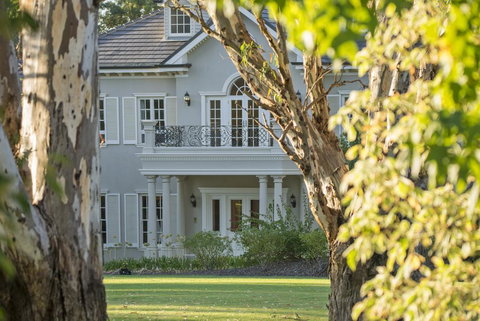 Yatahlia Manor Luxury Homestay - Lennox Head Accommodation 1
