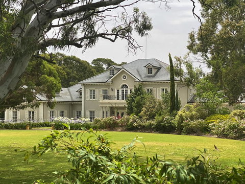 Yatahlia Manor Luxury Homestay - Lennox Head Accommodation 0