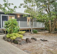 Currimundi Beach House - 1min to Currimundi Lake  Beach - Lennox Head Accommodation