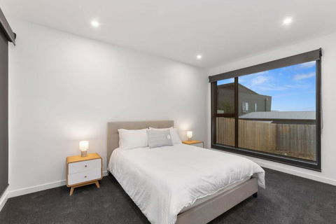A Box Of Moonlight - Lennox Head Accommodation 1