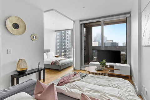 A Chic & Lovely 2BR Apt CBD With City Views - Lennox Head Accommodation 3