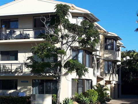 Aarons Luxury Retreat - Lennox Head Accommodation 1