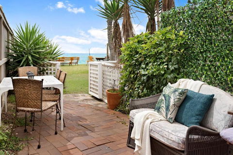 Absolute Beachfront 2BR Pet-Friendly Terrace - The Coachhouse - Lennox Head Accommodation 0