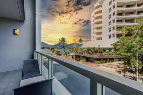 Absolute Waterfront - Enjoy Exceptional Lifestyle - Lennox Head Accommodation 4