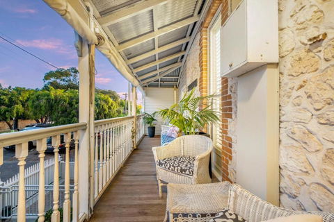 Accommodation In Fremantle - Lennox Head Accommodation 3