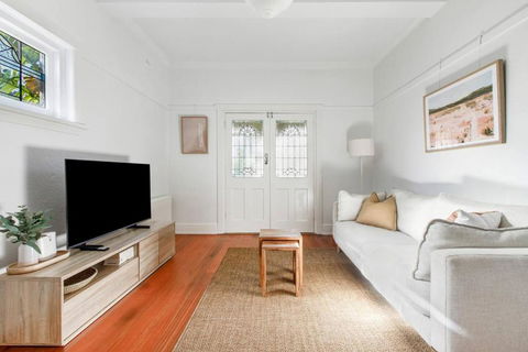 Acland Art Deco - Coastal Chic By St Kilda Beach - Lennox Head Accommodation 0