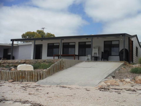 Aegean - Lennox Head Accommodation 3
