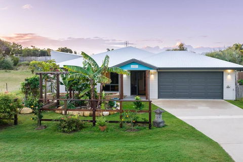 Agnes Retreat - 4 BR - 2 Min Walk To Beach - Lennox Head Accommodation 0
