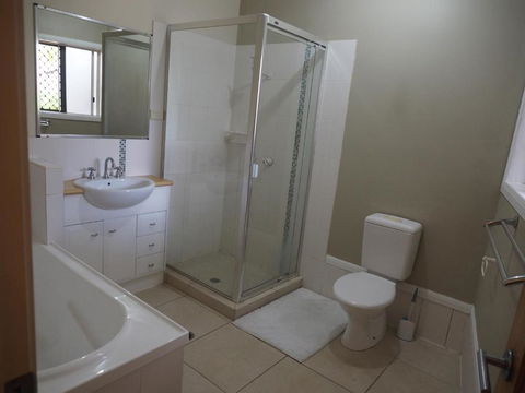 Accommodation On Westlake Mount Ommaney - Lennox Head Accommodation 3