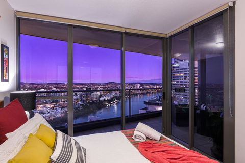 African Escape On Level 38 - Balcony With Views - Lennox Head Accommodation 0