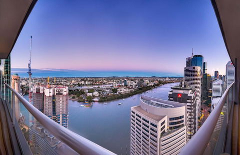 African Escape On Level 38 - Balcony With Views - Lennox Head Accommodation 4